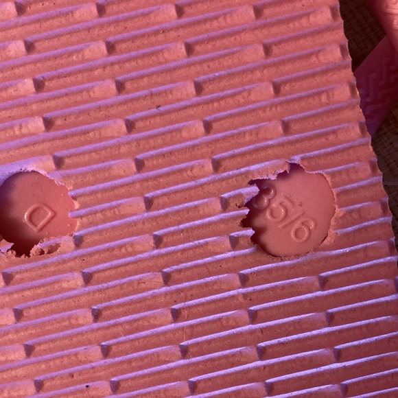 NWOT pink and green Havaianas size 35/36, US size 6. Purchased in Rio de Janiero - Picture 6 of 6